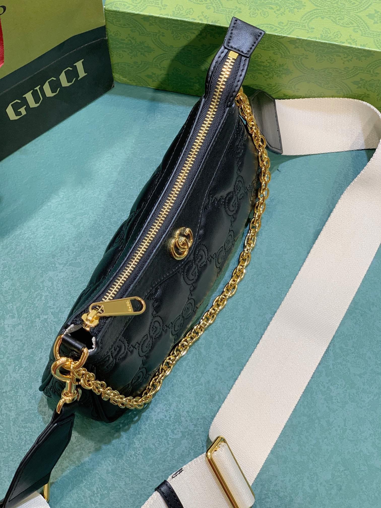 Gucci Gg Matelassé Handbag Black Leather