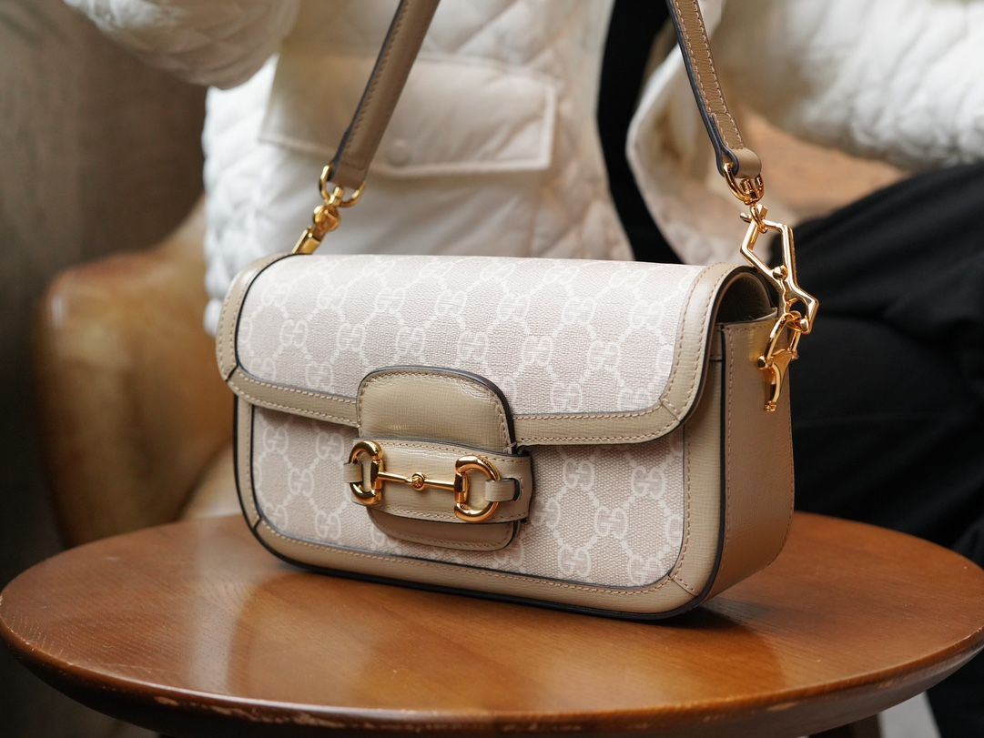 Gucci Horsebit 1955 Shoulder Bag Beige And White