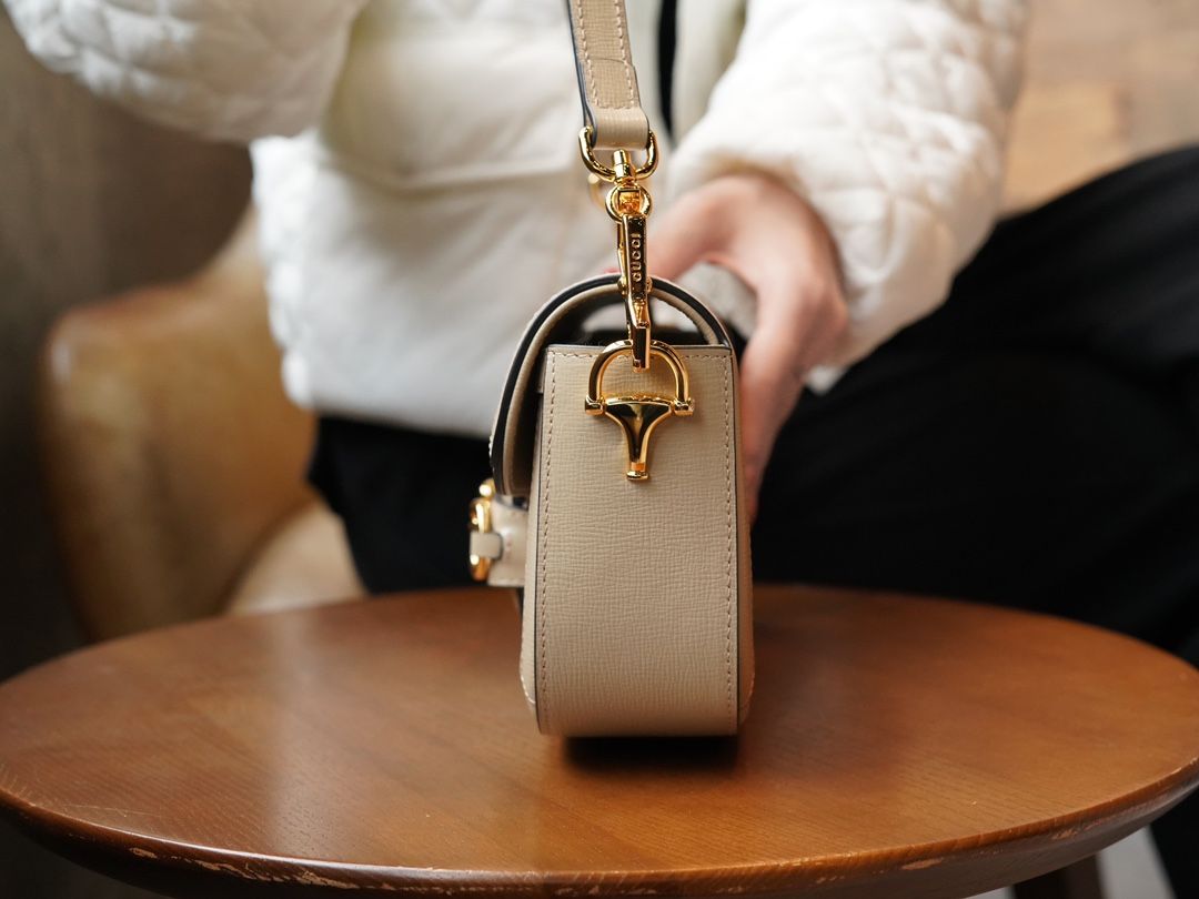 Gucci Horsebit 1955 Shoulder Bag Beige And White