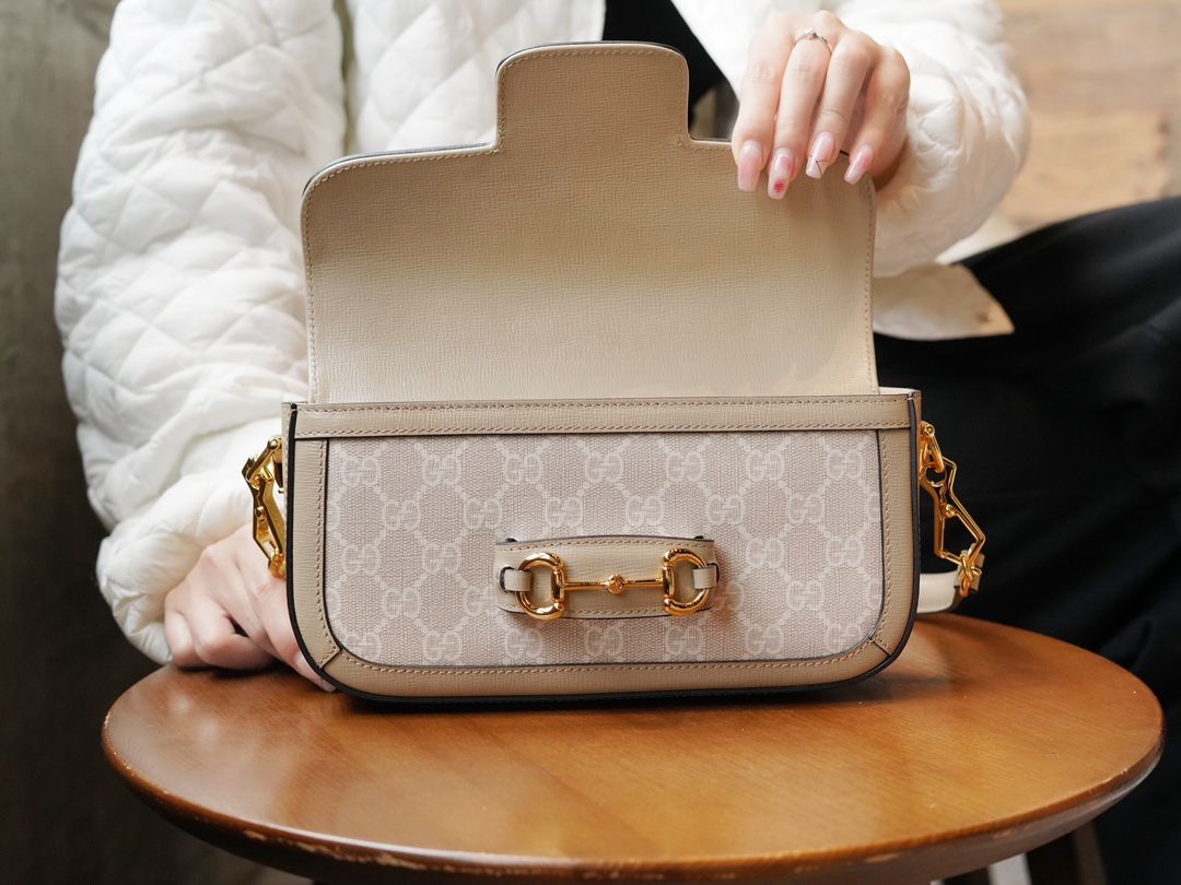 Gucci Horsebit 1955 Shoulder Bag Beige And White