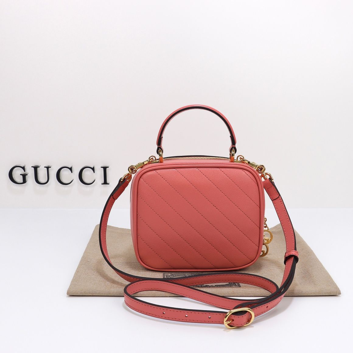 Gucci Blondie Top Handle Bag Pink Leather