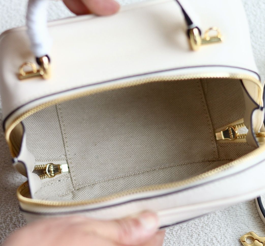 Gucci Blondie Top Handle Bag White Leather