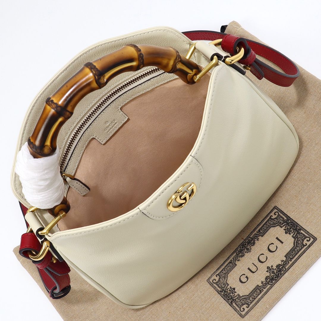 Gucci Diana Small Shoulder Bag White Leather