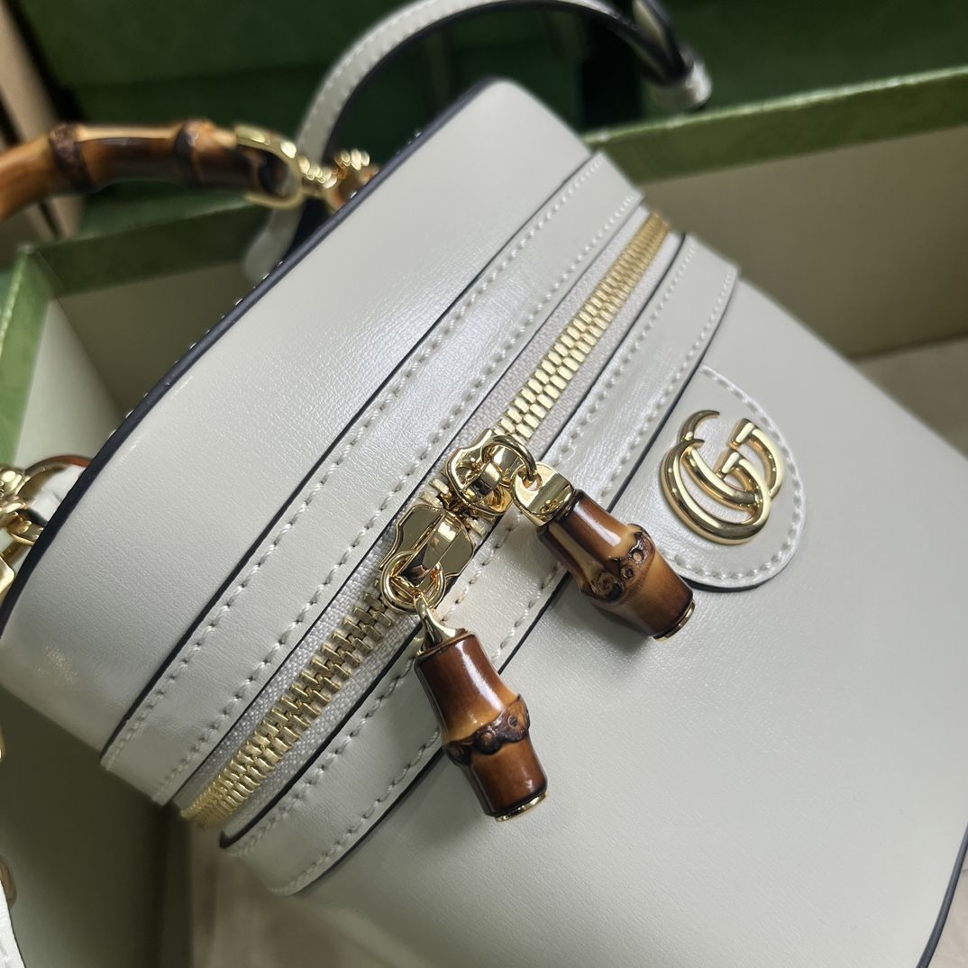 Gucci Mini Bamboo Shoulder Bag White Leather