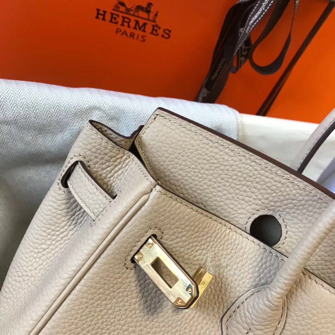 Hermes Birkin 25 Bag In Beige Clemence Leather with GHW