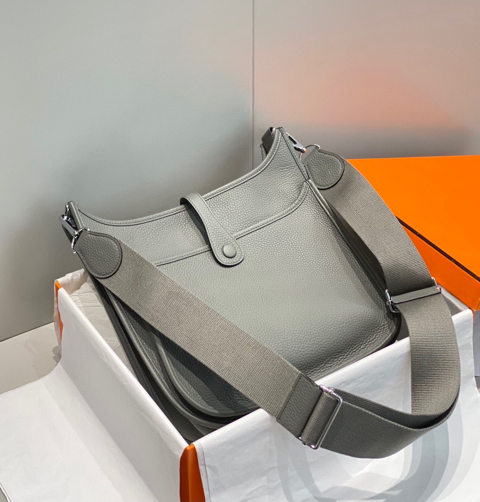 Hermes Evelyne III 29 Bag in Gris Meyer Clemence Leather