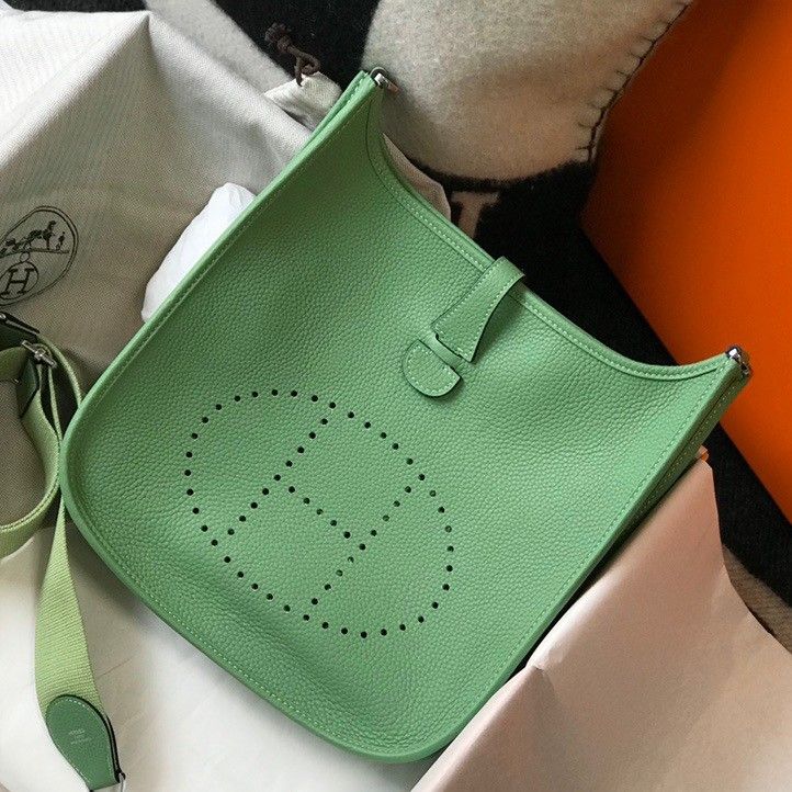 Hermes Evelyne III 29 Bag In Vert Criquet Clemence Leather