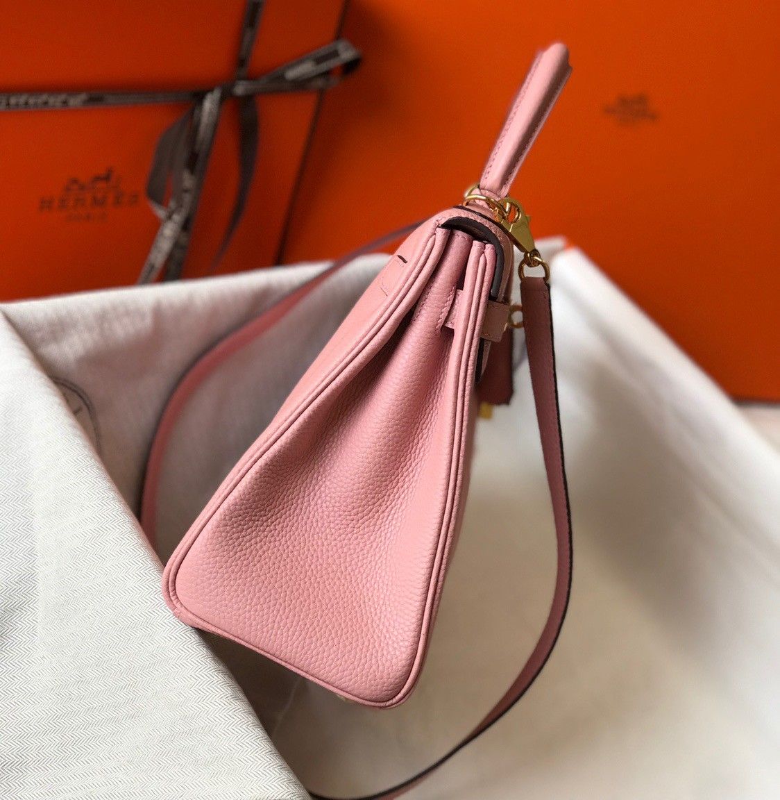 Hermes Kelly 25cm Retourne Bag in Pink Clemence Leather GHW