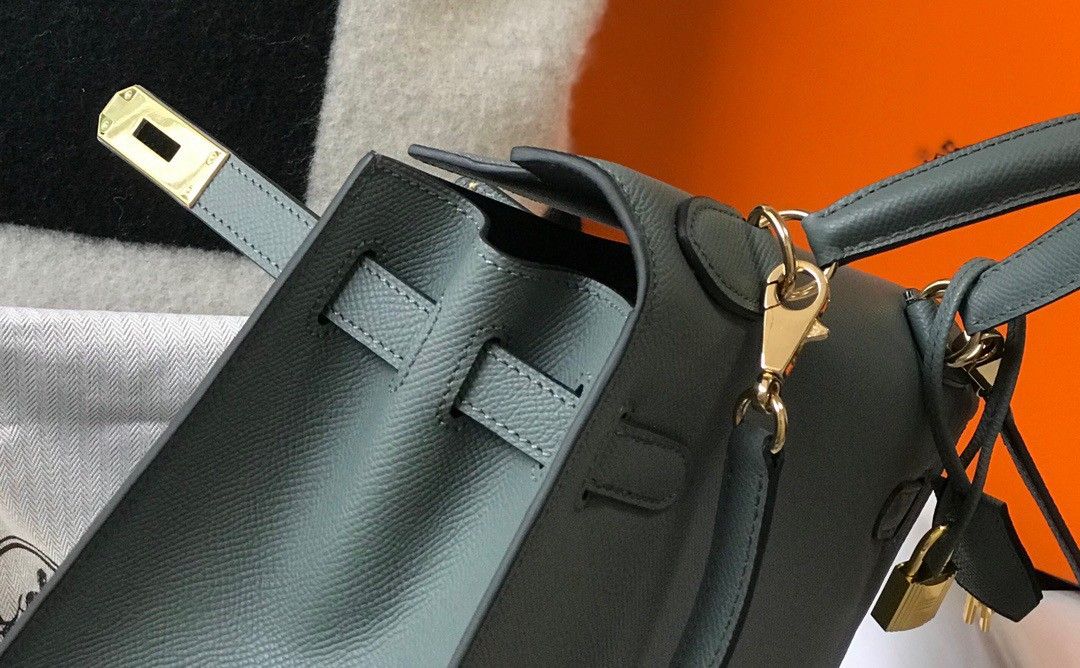 Hermes Kelly 25cm Sellier Bag in Vert Amande Epsom Calfskin GHW