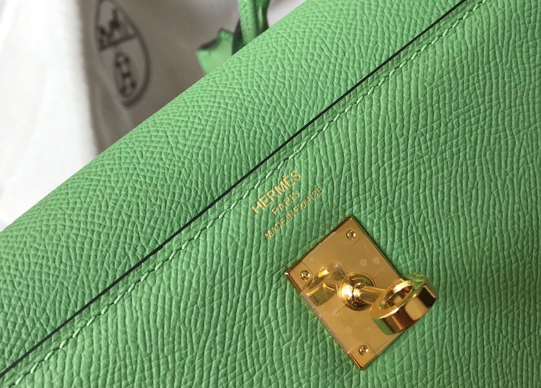 Hermes Kelly 25cm Sellier Bag in Vert Criquet Epsom Calfskin GHW