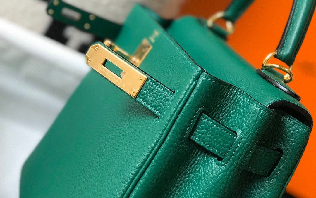 Hermes Kelly 28cm Retourne Bag in Malachite Clemence Leather GHW