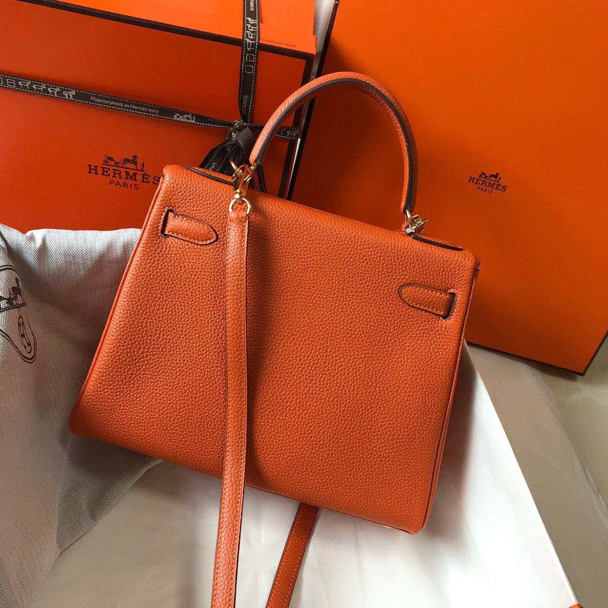 Hermes Kelly 28cm Retourne Bag in Orange Clemence Leather GHW