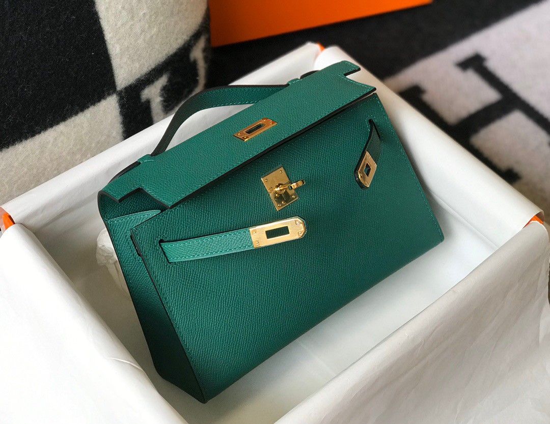 Hermes Kelly Pochette Clutch Bag In Malachite Epsom Leather