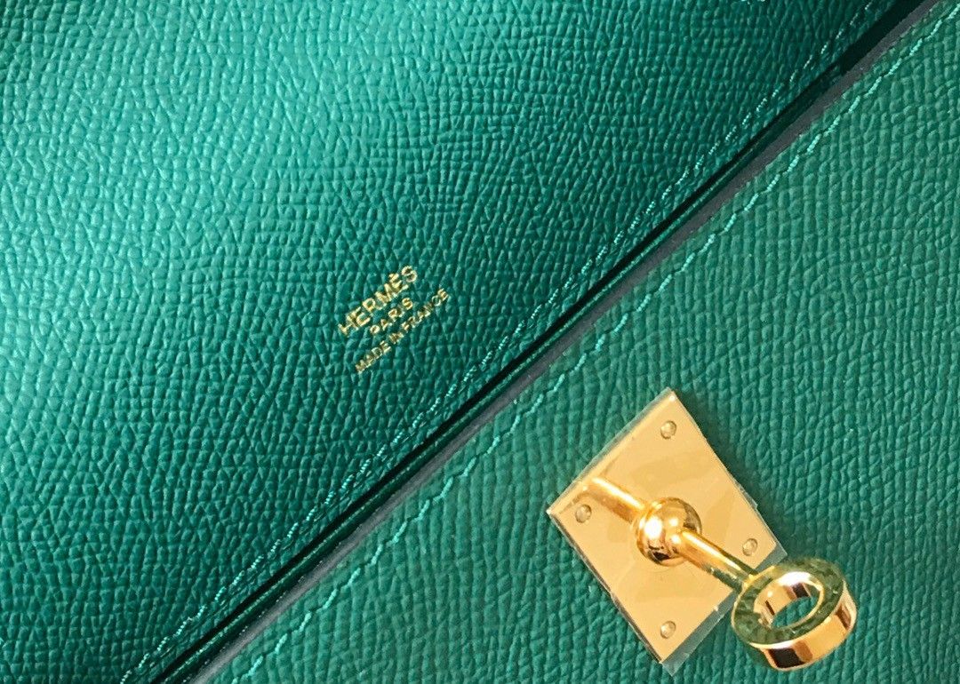 Hermes Kelly Pochette Clutch Bag In Malachite Epsom Leather