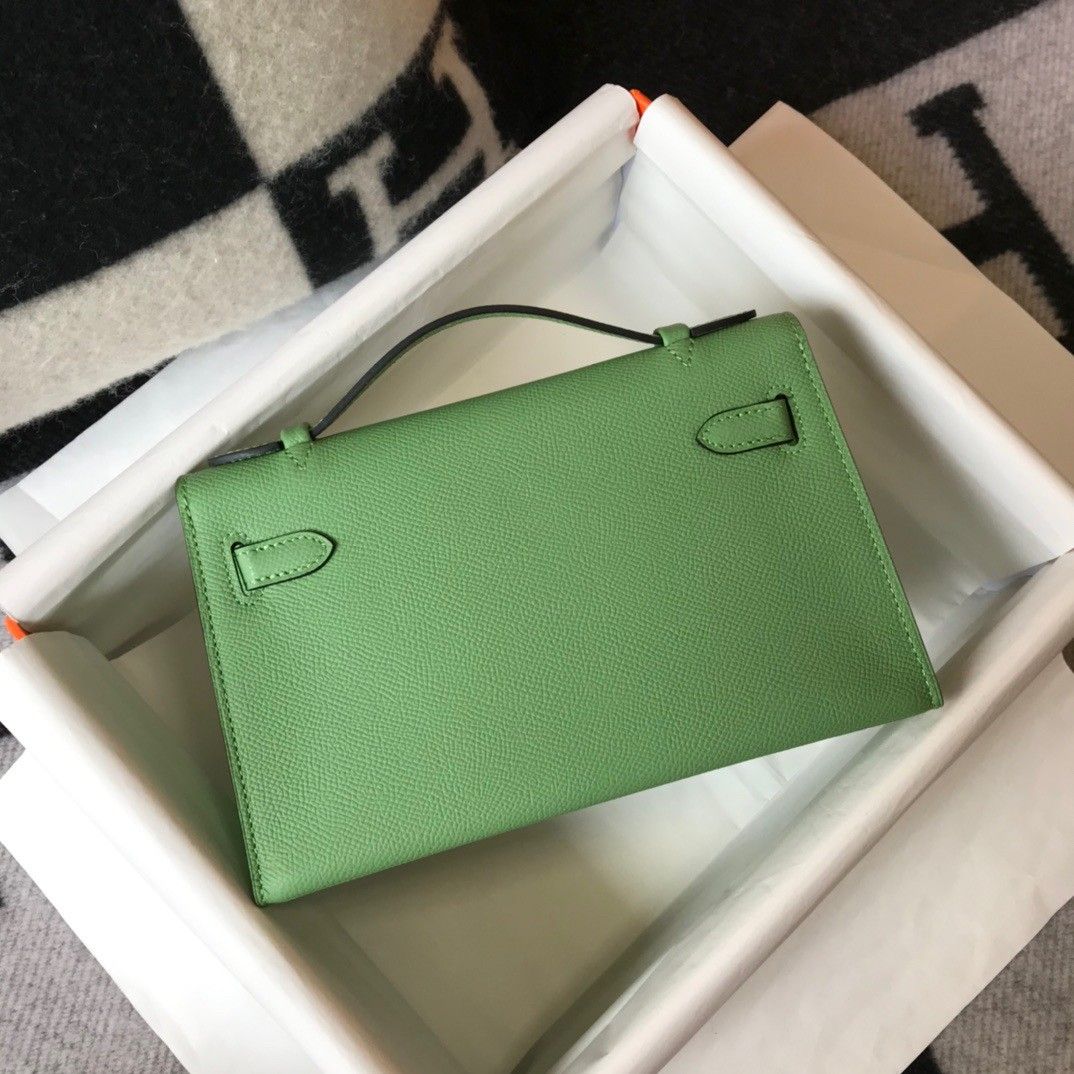 Hermes Kelly Pochette Clutch Bag In Vert Criquet Epsom Leather