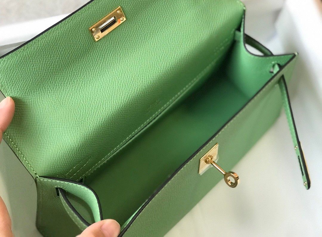 Hermes Kelly Pochette Clutch Bag In Vert Criquet Epsom Leather