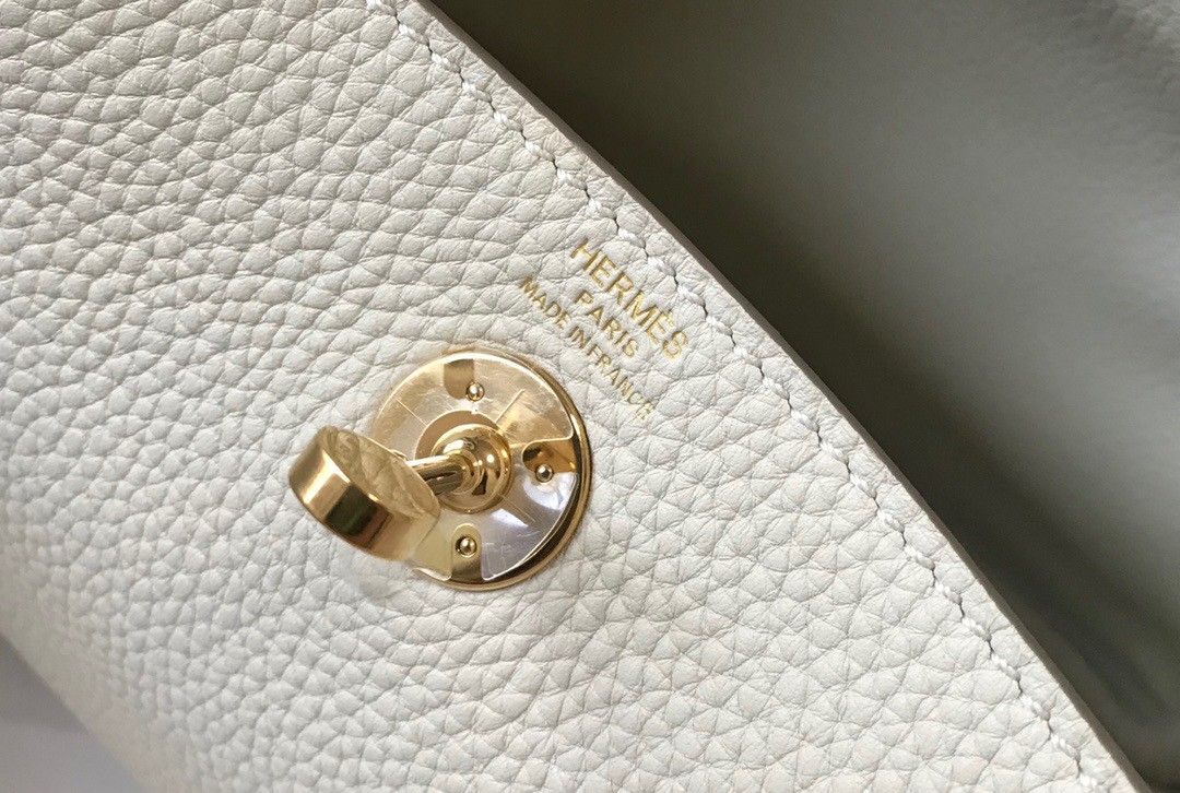 Hermes Lindy Mini Bag In Craie Clemence Leather GHW