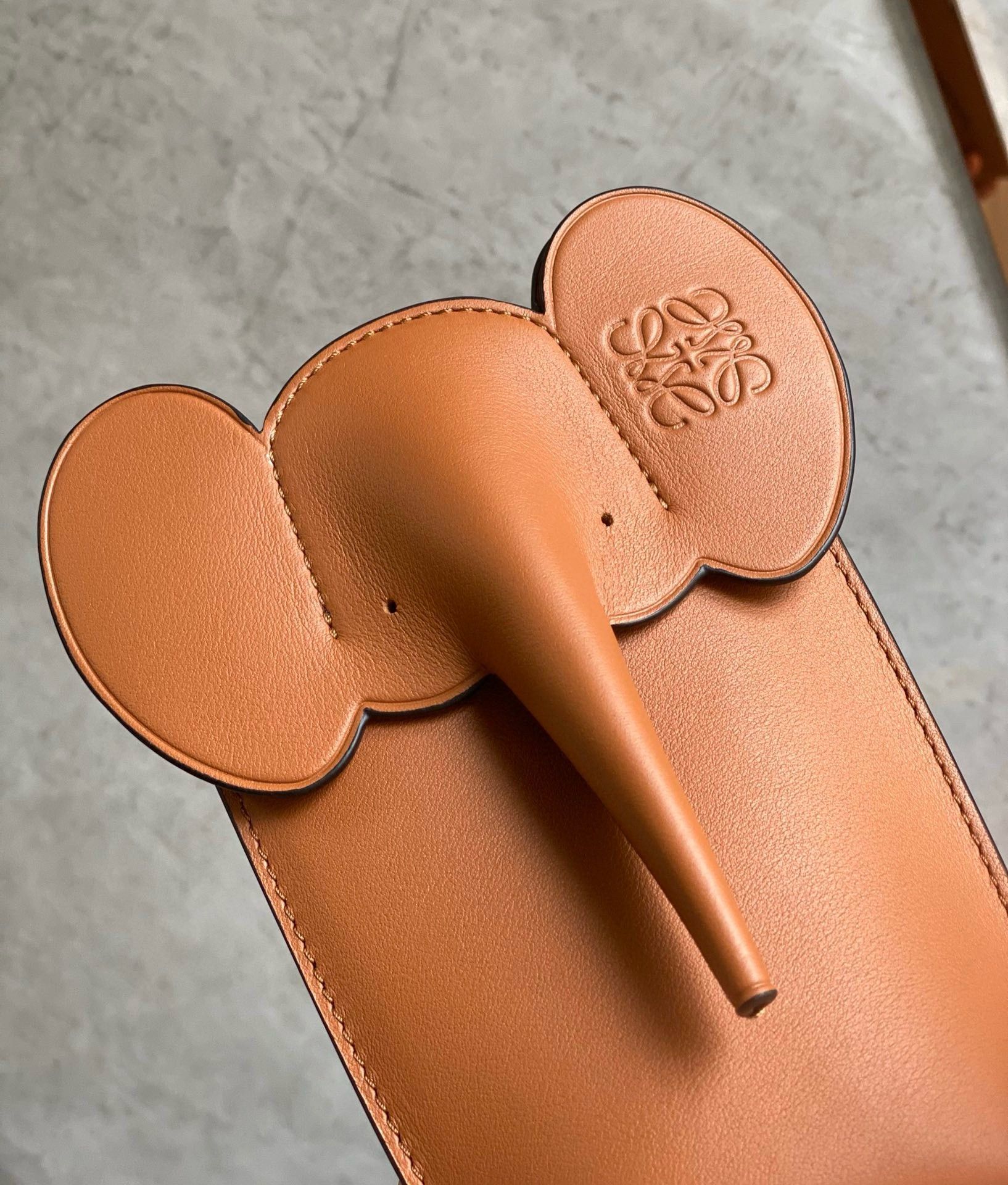 Loewe Elephant Pocket in Brown Calfskin