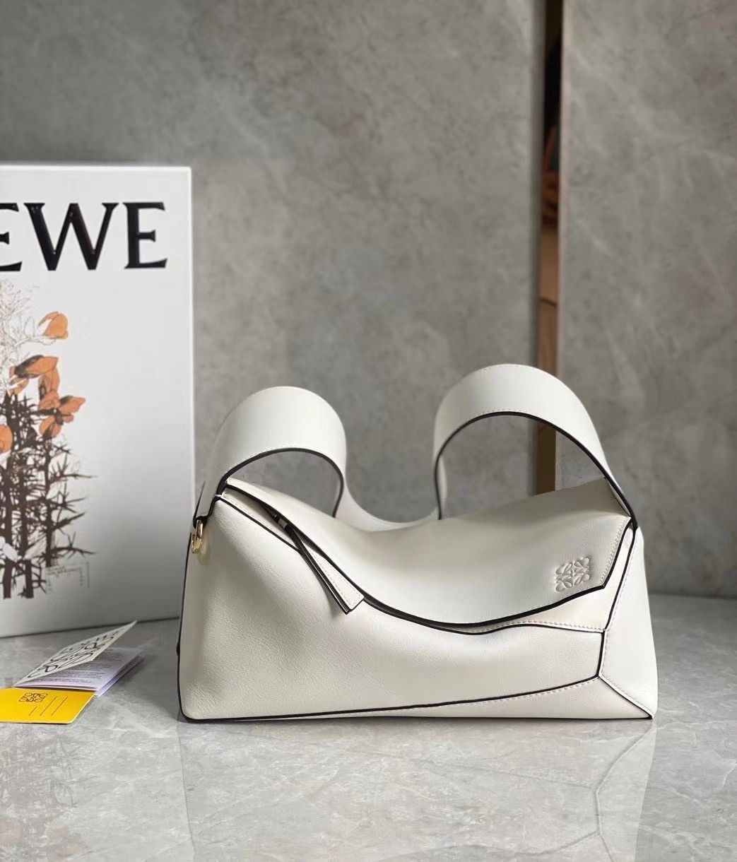 Loewe Puzzle Hobo Bag In White Nappa Calfskin