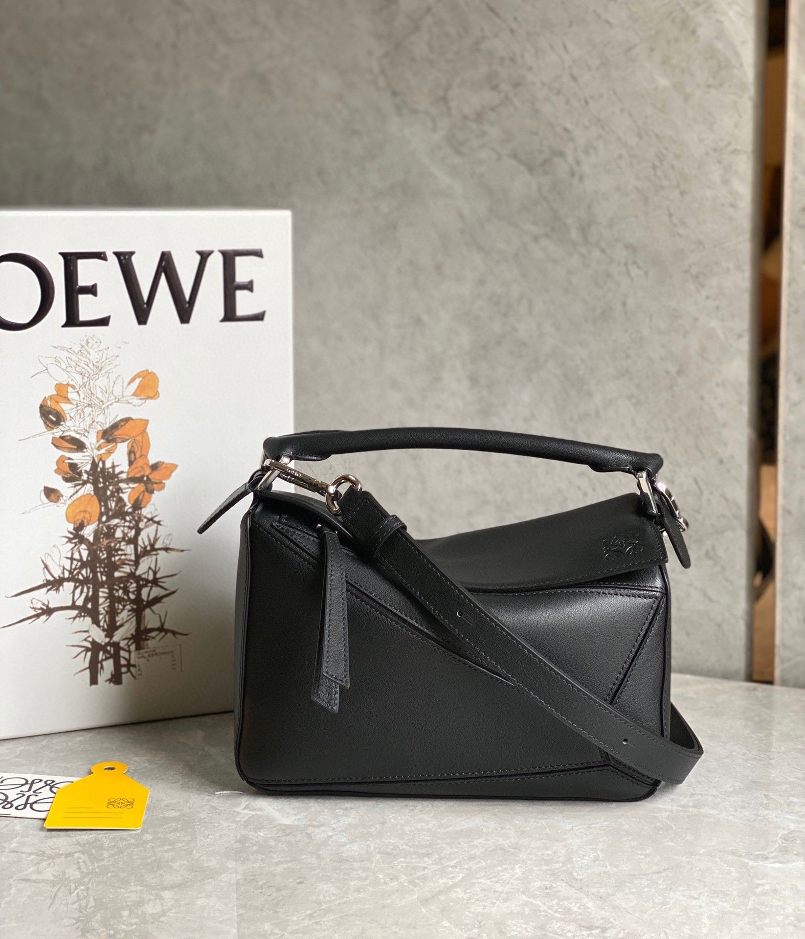 Loewe Puzzle Small Bag In Noir Classic Calfskin