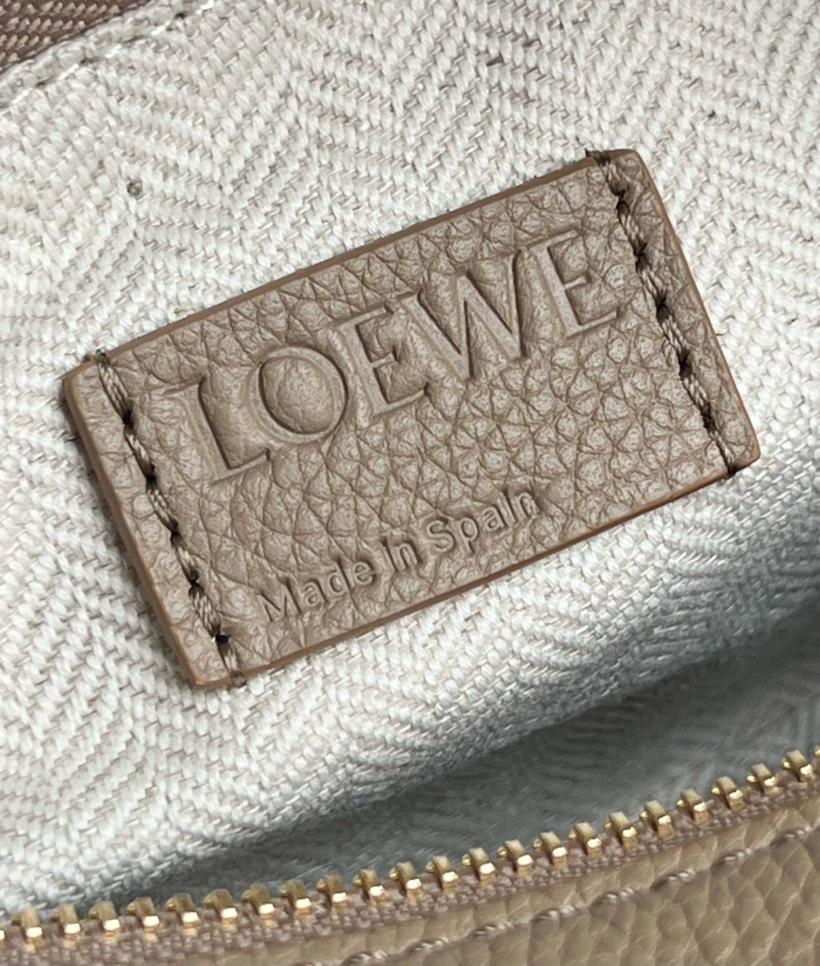 Loewe Puzzle Medium Bag In Sand Grained Calfskin