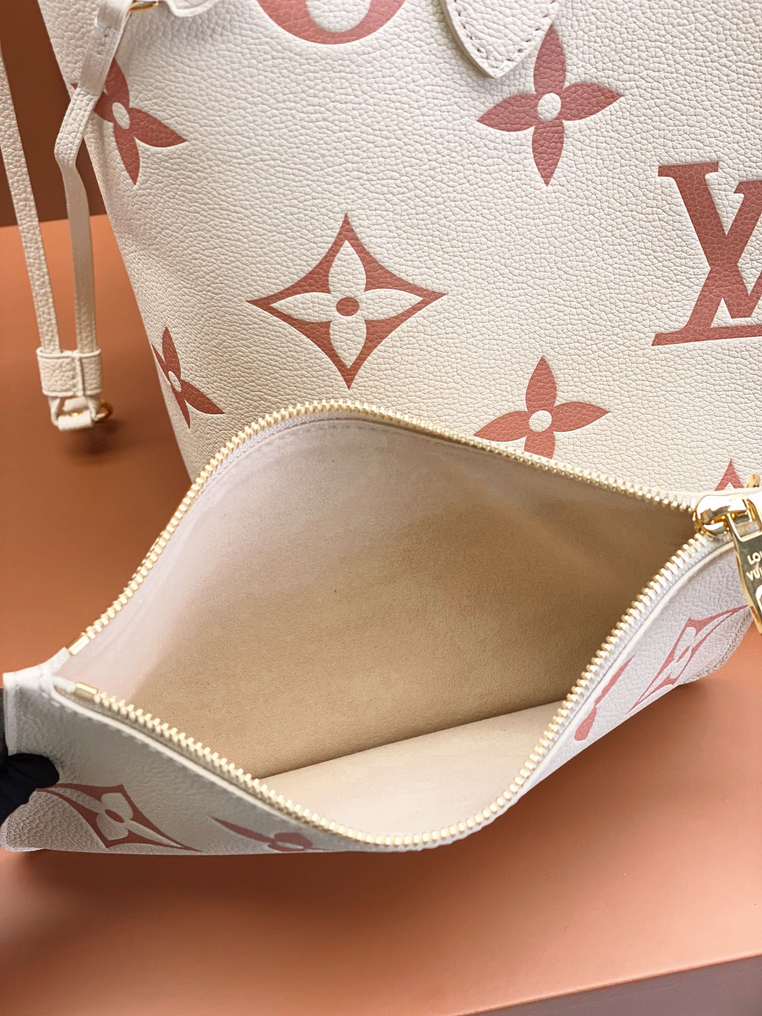 Louis Vuitton Neverfull MM Monogram Empreinte Leather Women's Handbags M21579