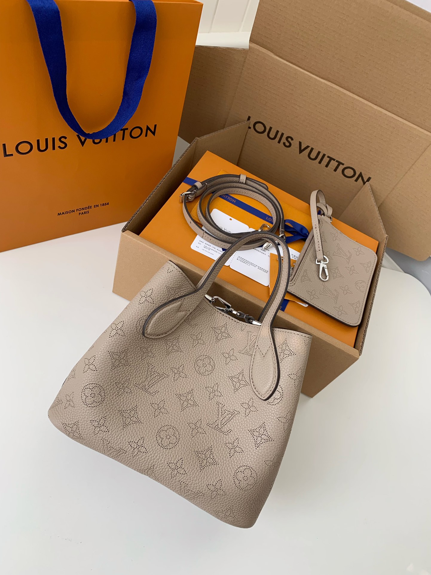 Louis Vuitton Blossom PM Mahina Leather Women's Handbags M21849