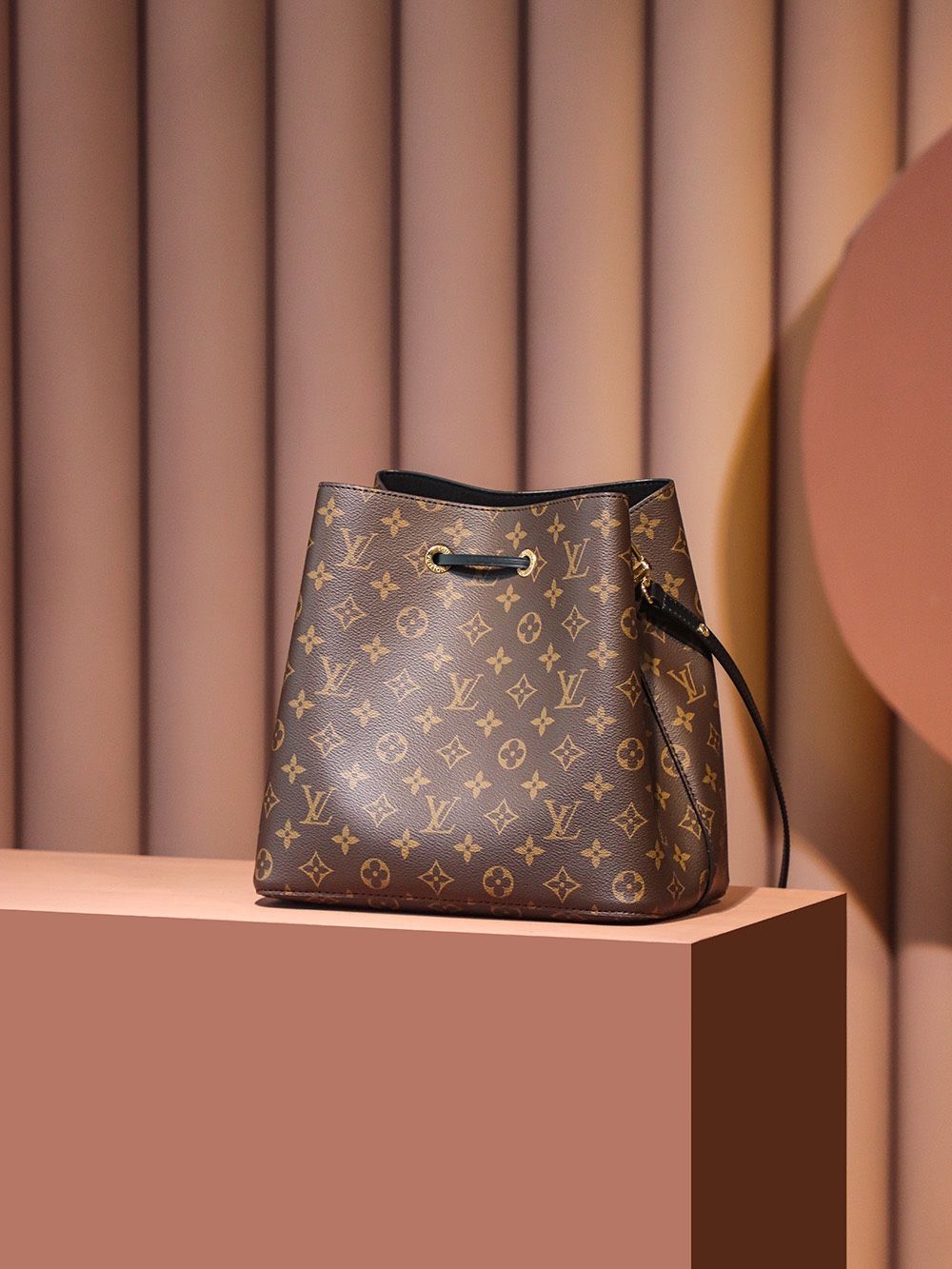 Louis Vuitton NéoNoé MM Monogram Canvas Women's Handbags M44020