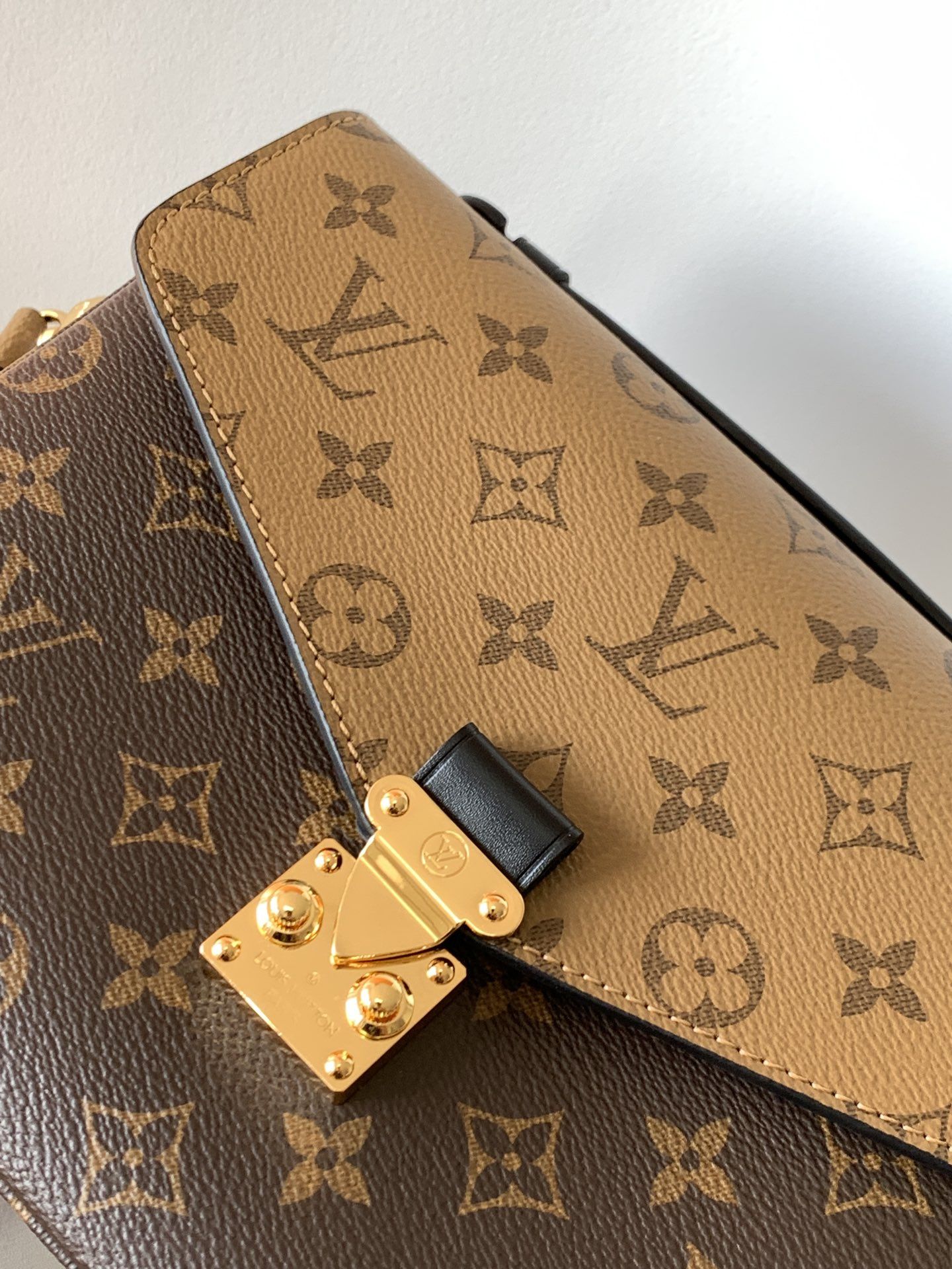 Louis Vuitton Pochette Métis Monogram Reverse Canvas Women's Handbags M44876