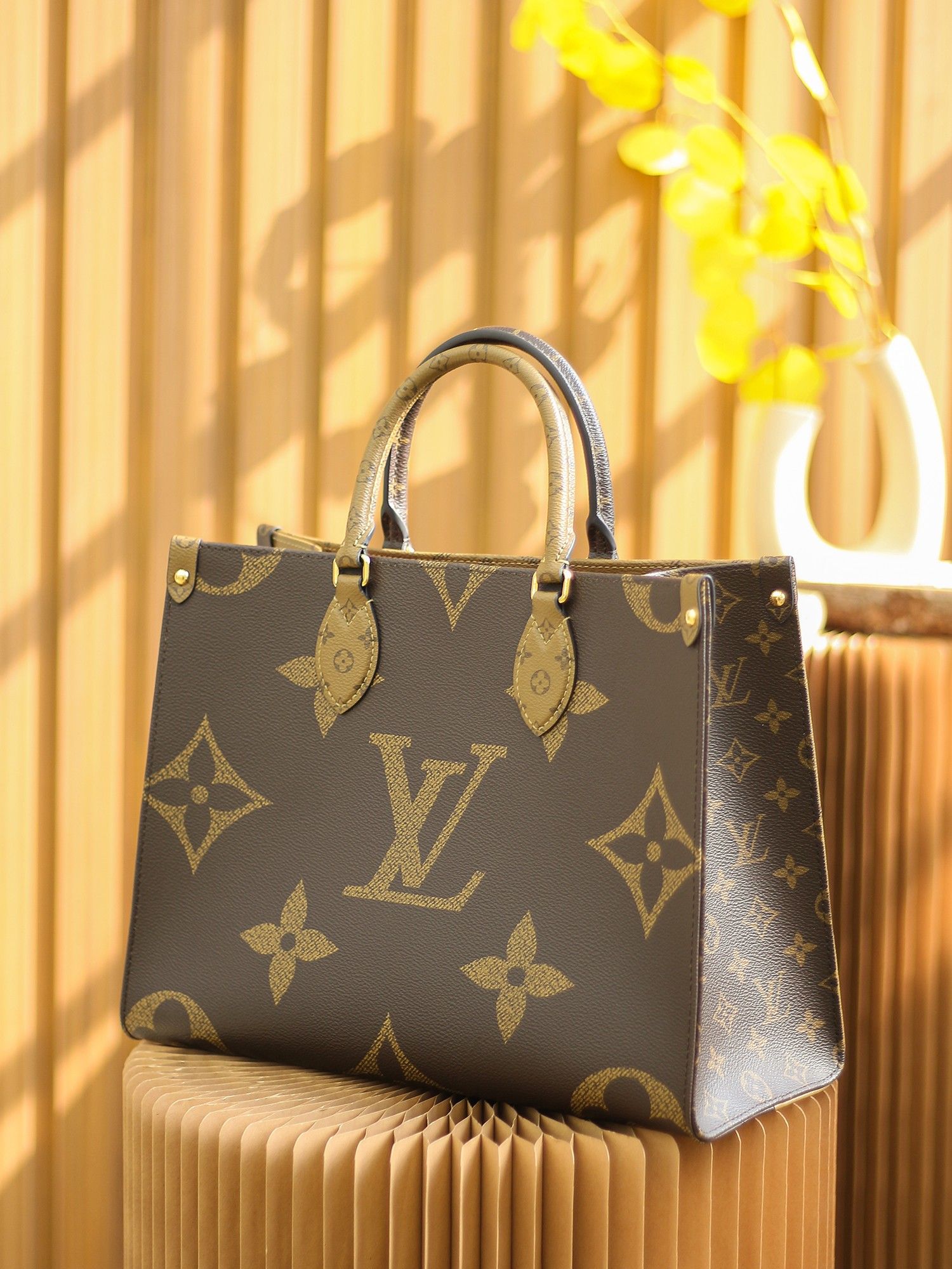 Louis Vuitton OnTheGo MM Monogram Canvas Women's Handbags M45321