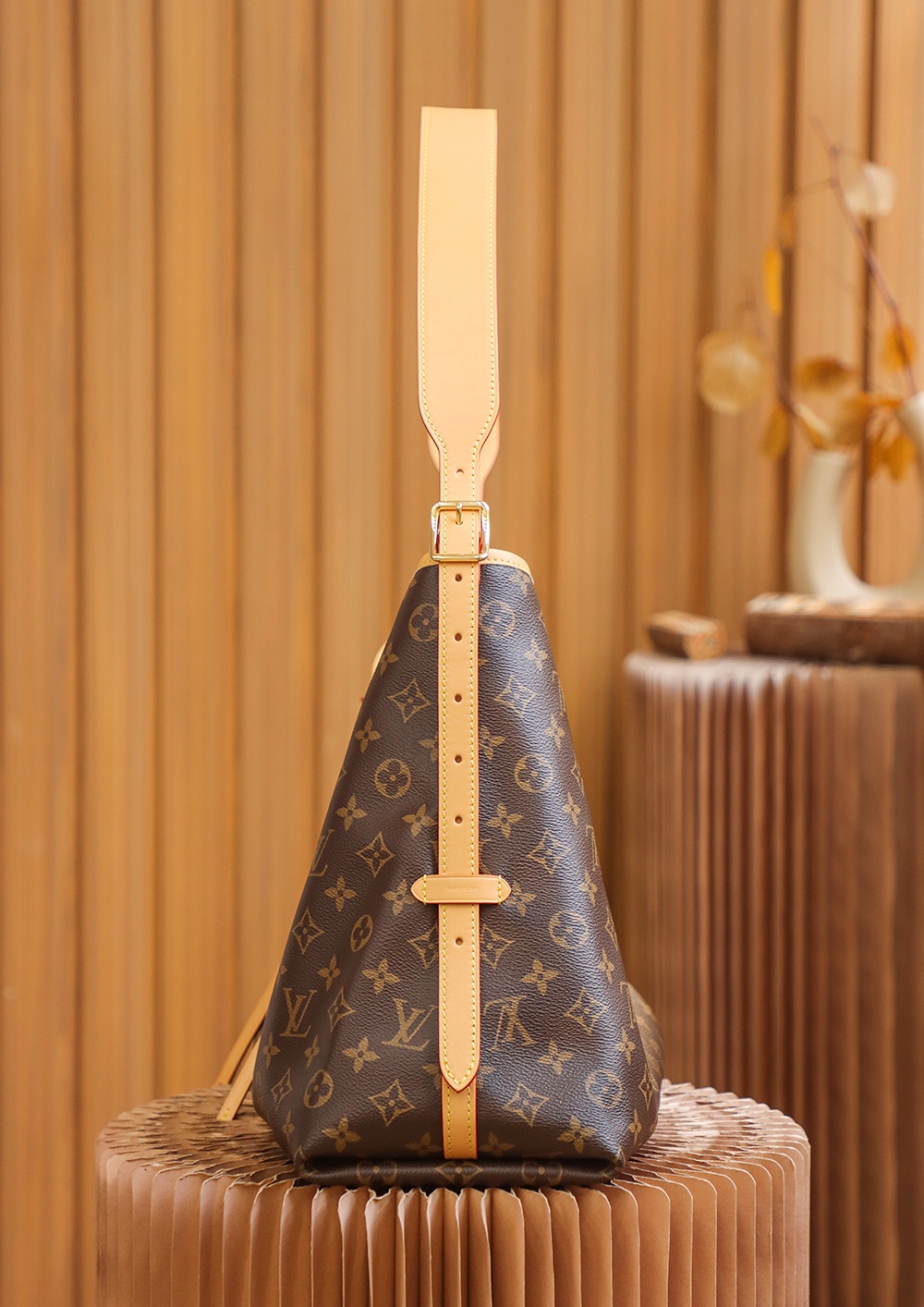 Louis Vuitton CarryAll MM Monogram Canvas Handbag