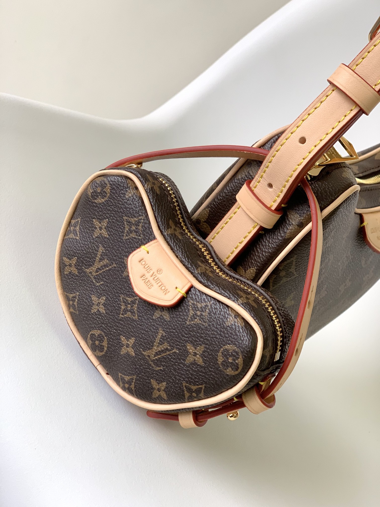 Louis Vuitton Monogram Croissant MM  Shoulder Bag