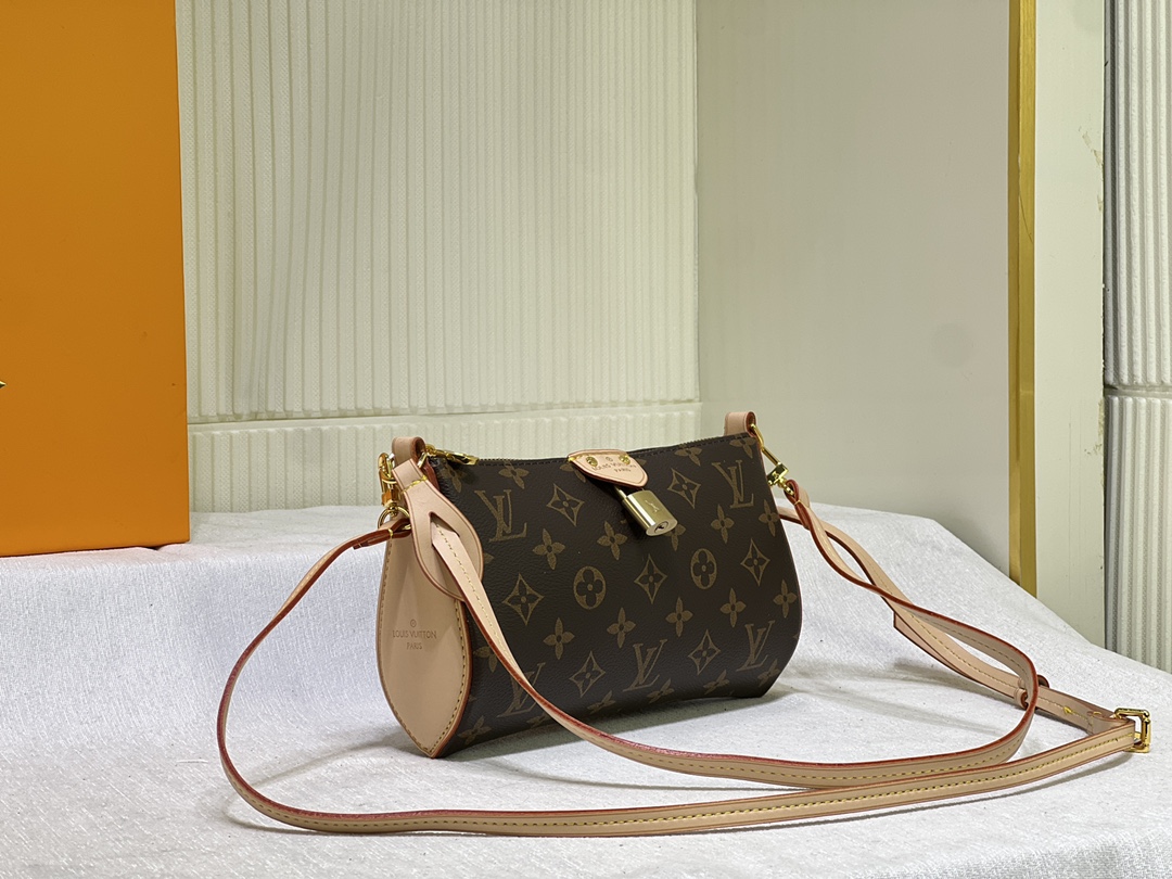 Louis Vuitton Pochette Tirette Monogram Canvas Handbag