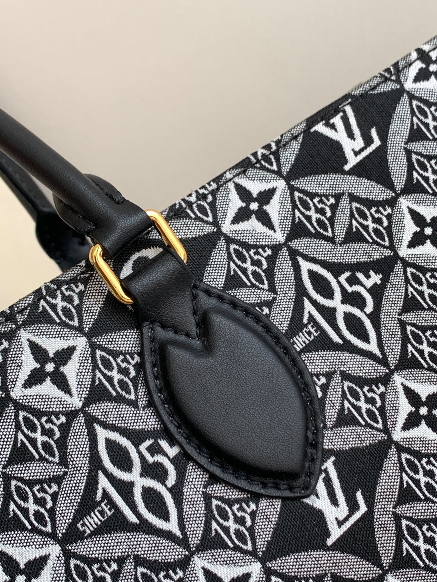 Louis Vuitton  OnTheGo GM Monogram Jacquard  Women's Handbags M57207