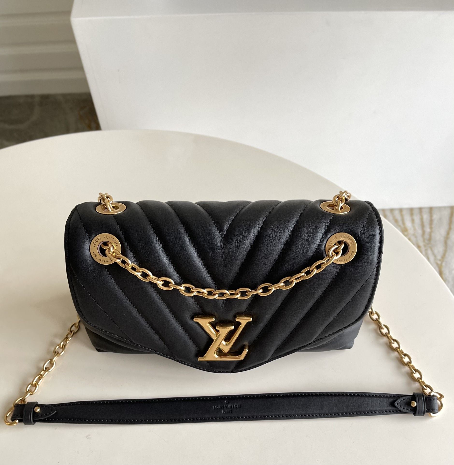 Louis Vuitton New Wave Chain Bag MM H24 Women's Handbags M58552