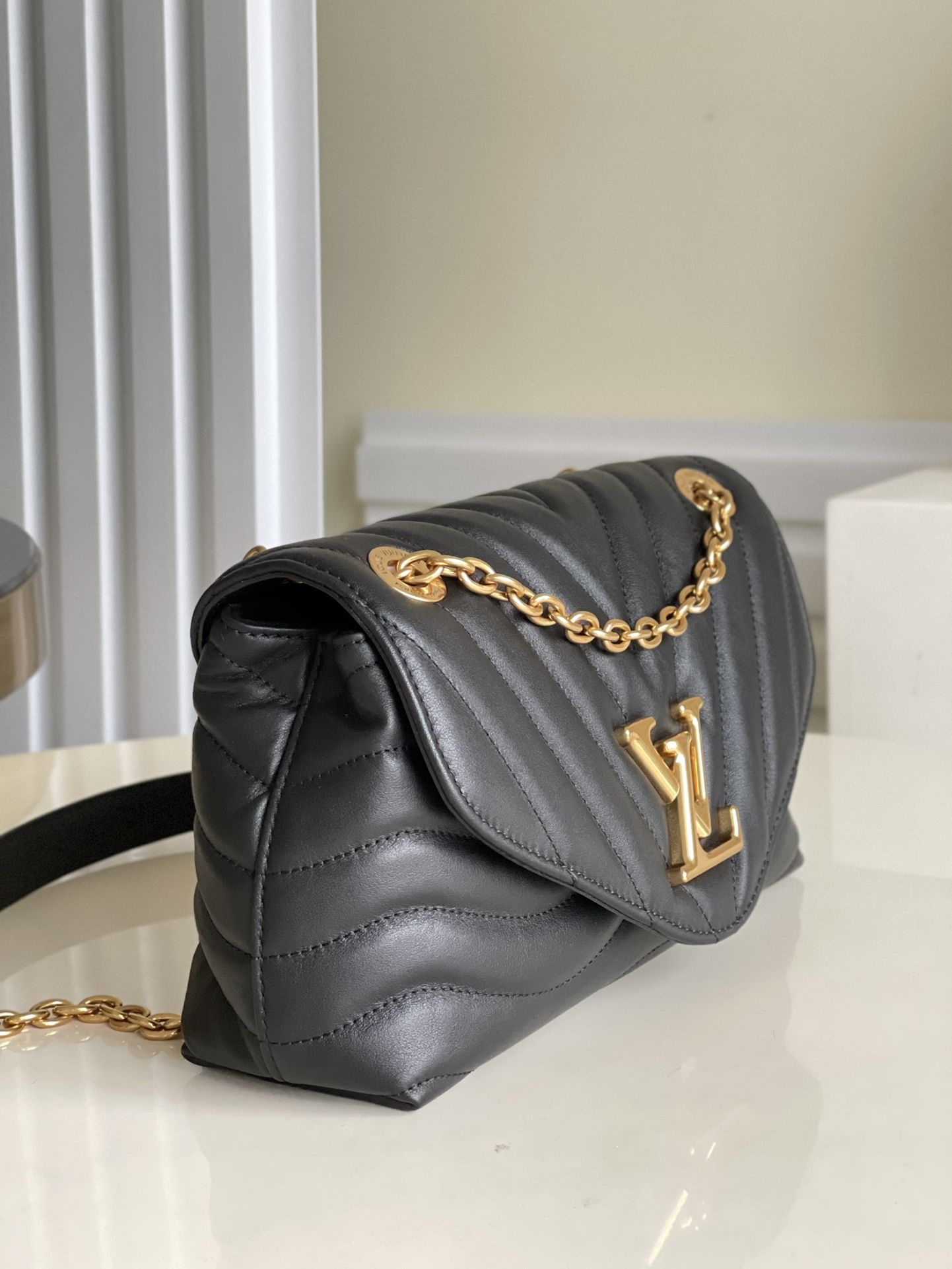 Louis Vuitton New Wave Chain Bag MM H24 Women's Handbags M58552