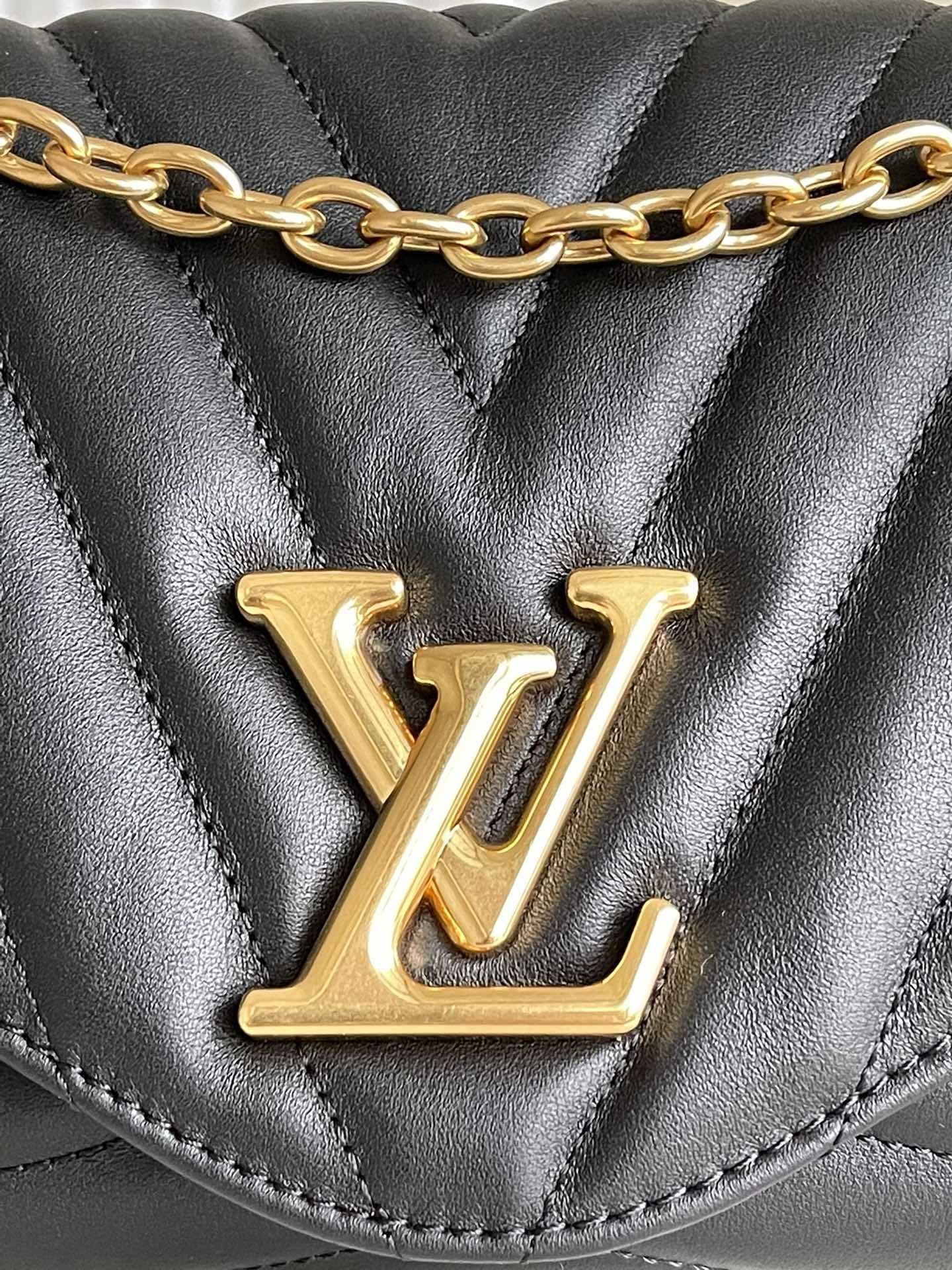 Louis Vuitton New Wave Chain Bag MM H24 Women's Handbags M58552