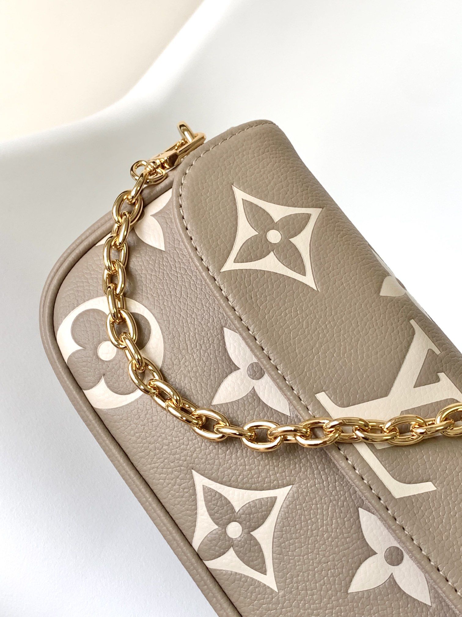 Louis Vuitton Wallet On Chain Ivy Bicolor Monogram Empreinte Leather Women's Handbag M82211