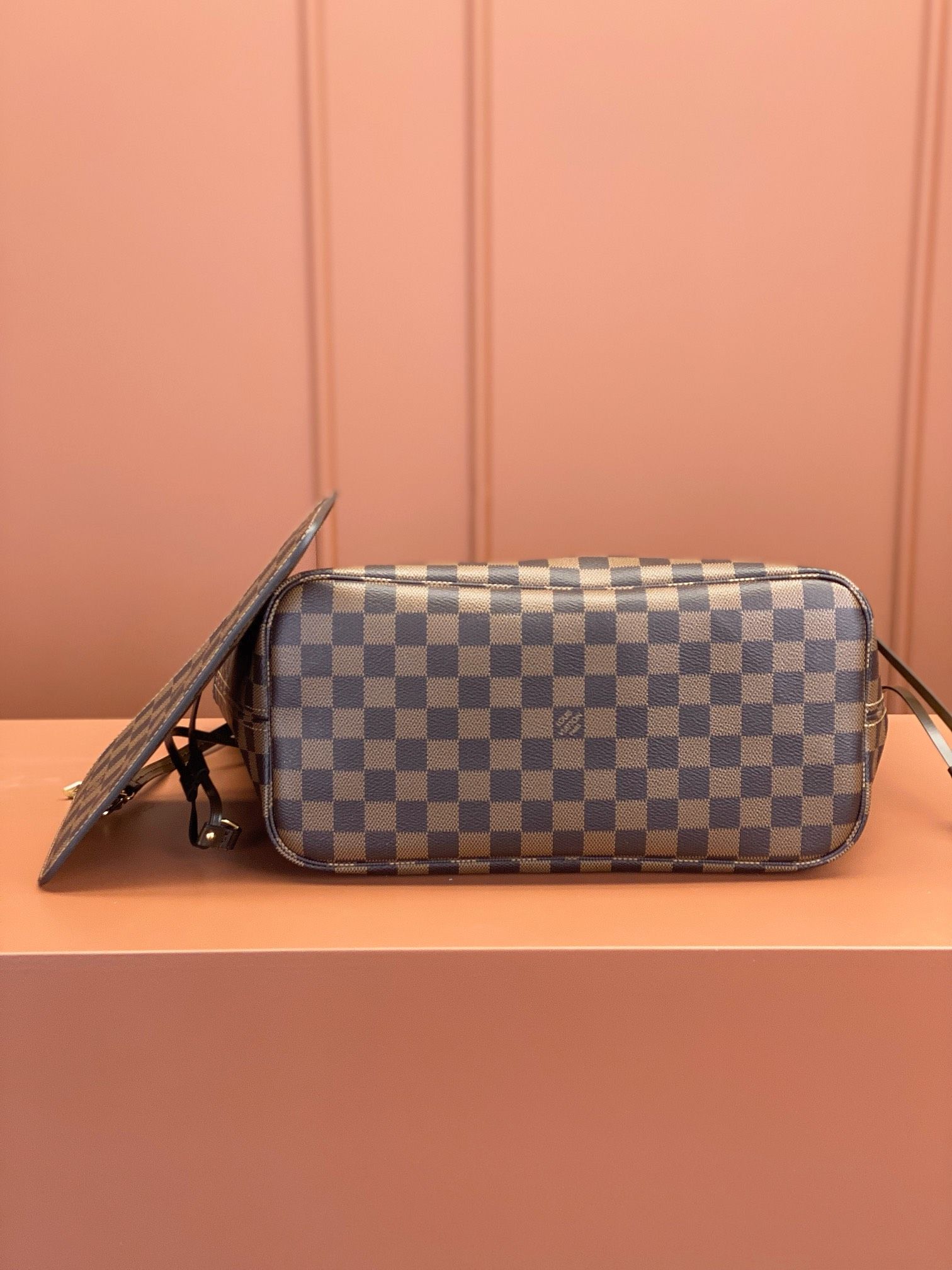 Louis Vuitton Neverfull MM Damier Ebène Canvas Women's Handbags N41358