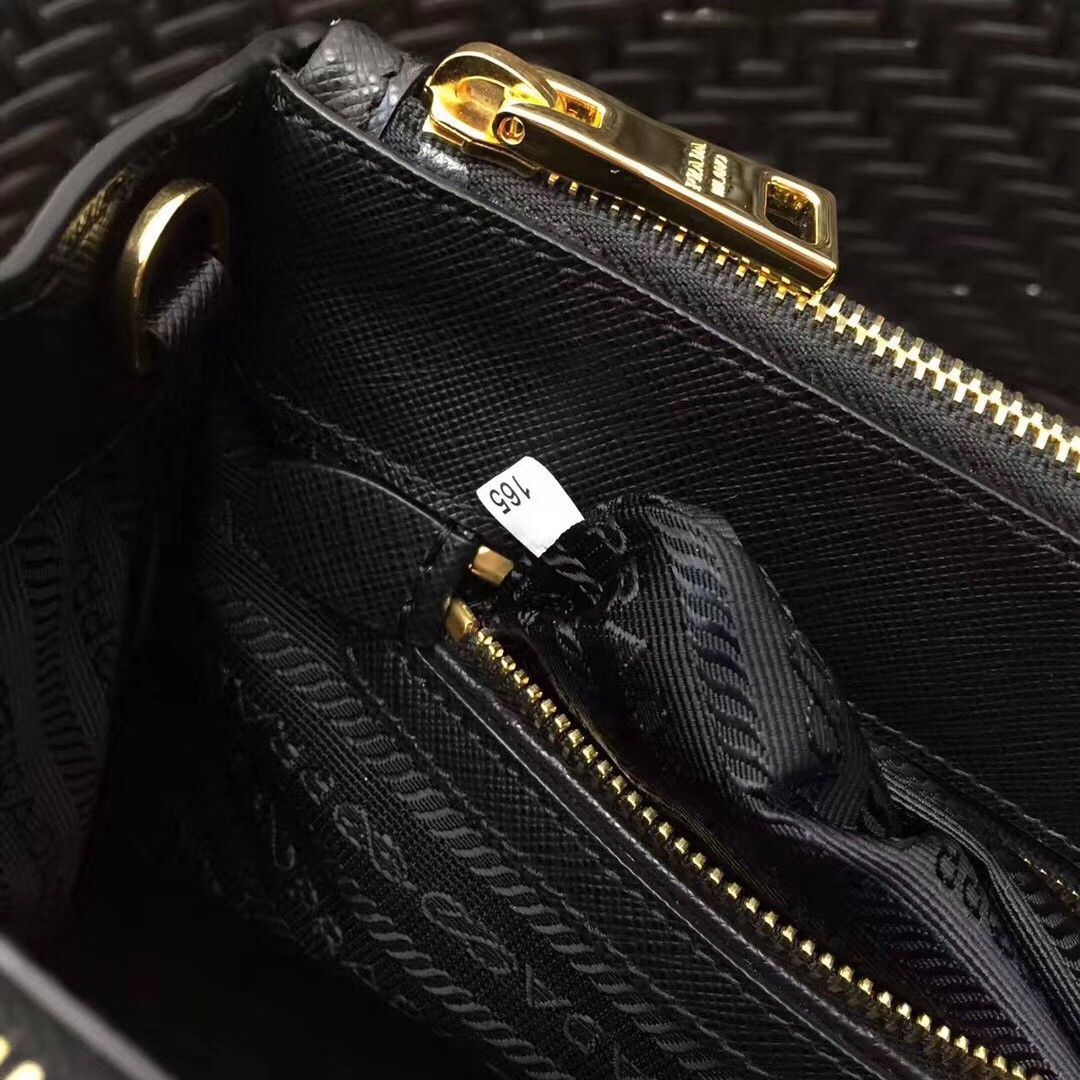 Prada Galleria Medium Bag In Black Saffiano Leather