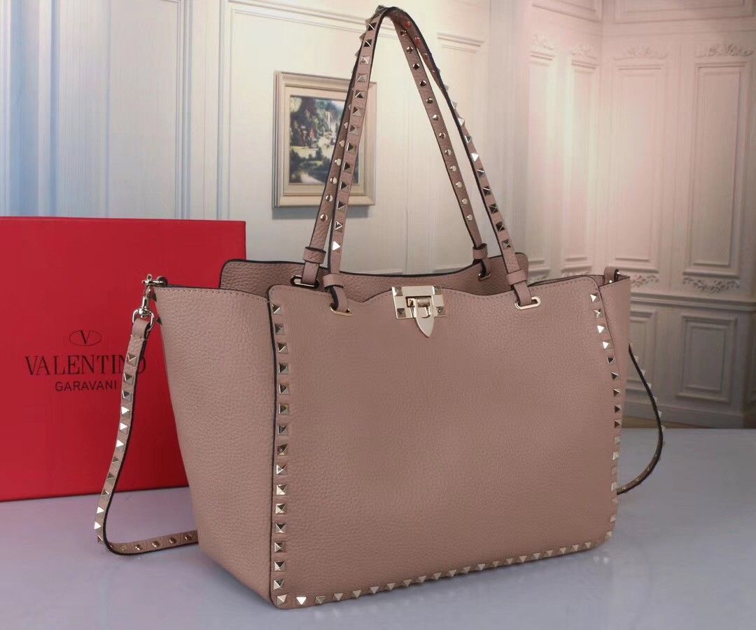 Valentino Rockstud Medium Tote In Beige Grained Leather