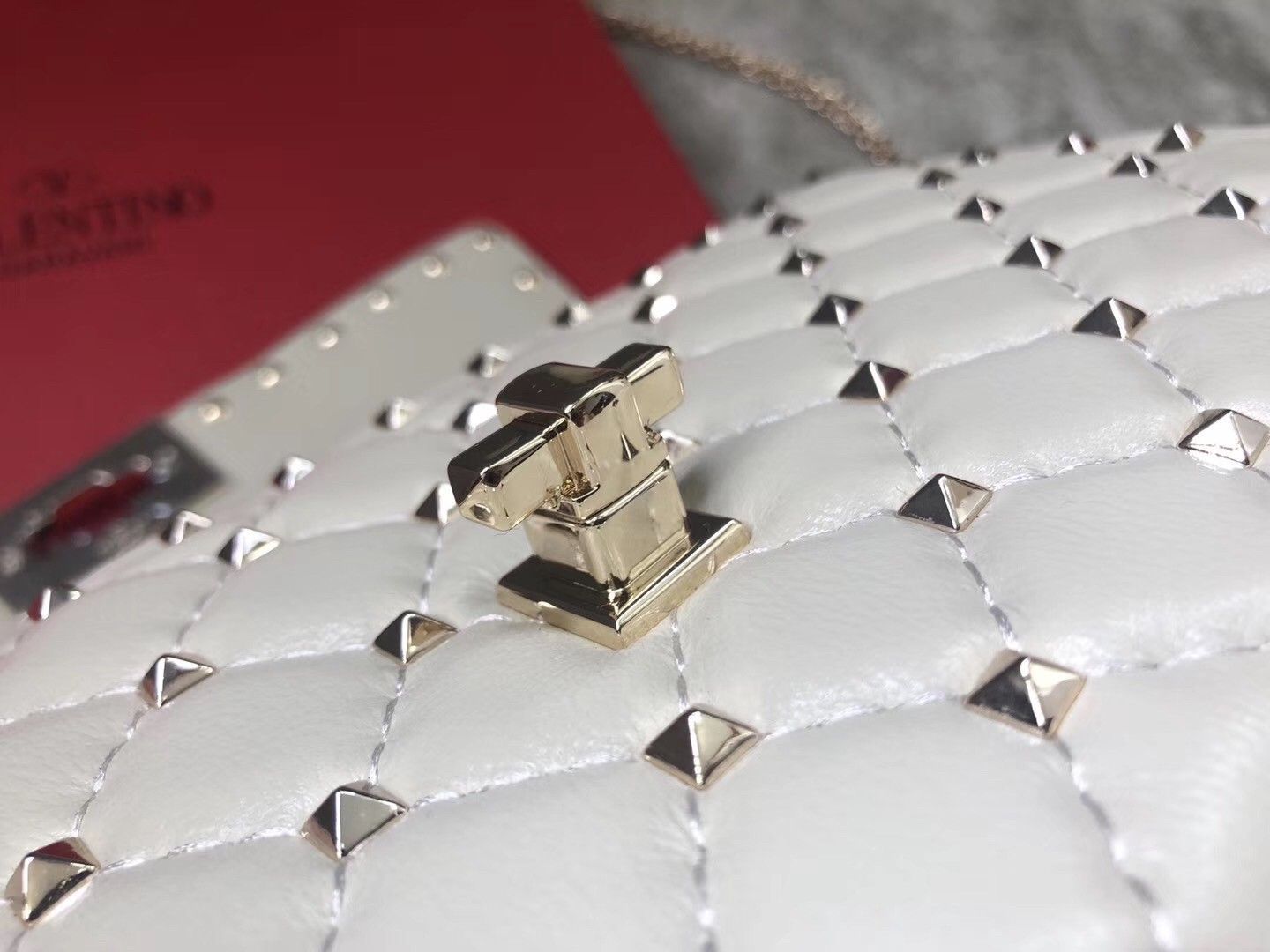 Valentino Rockstud Spike Crossbody Clutch Bag In White Lambskin