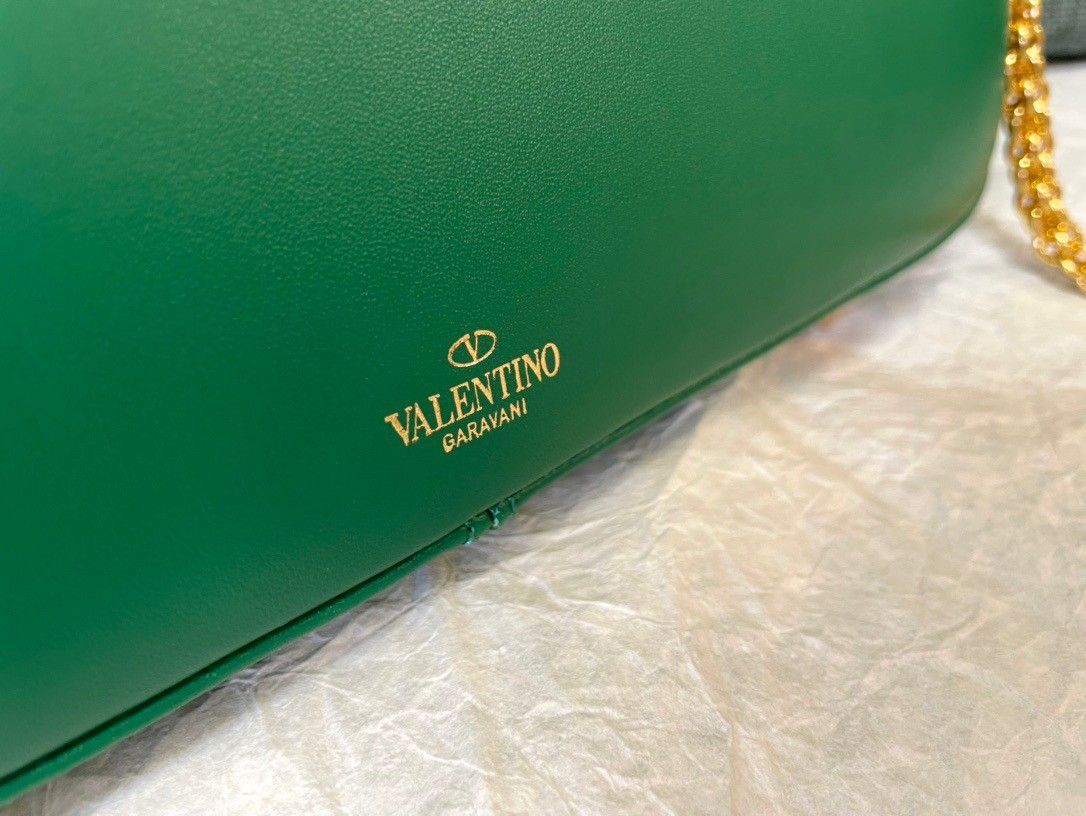 Valentino Stud Sign Shoulder Bag In Green Nappa Leather