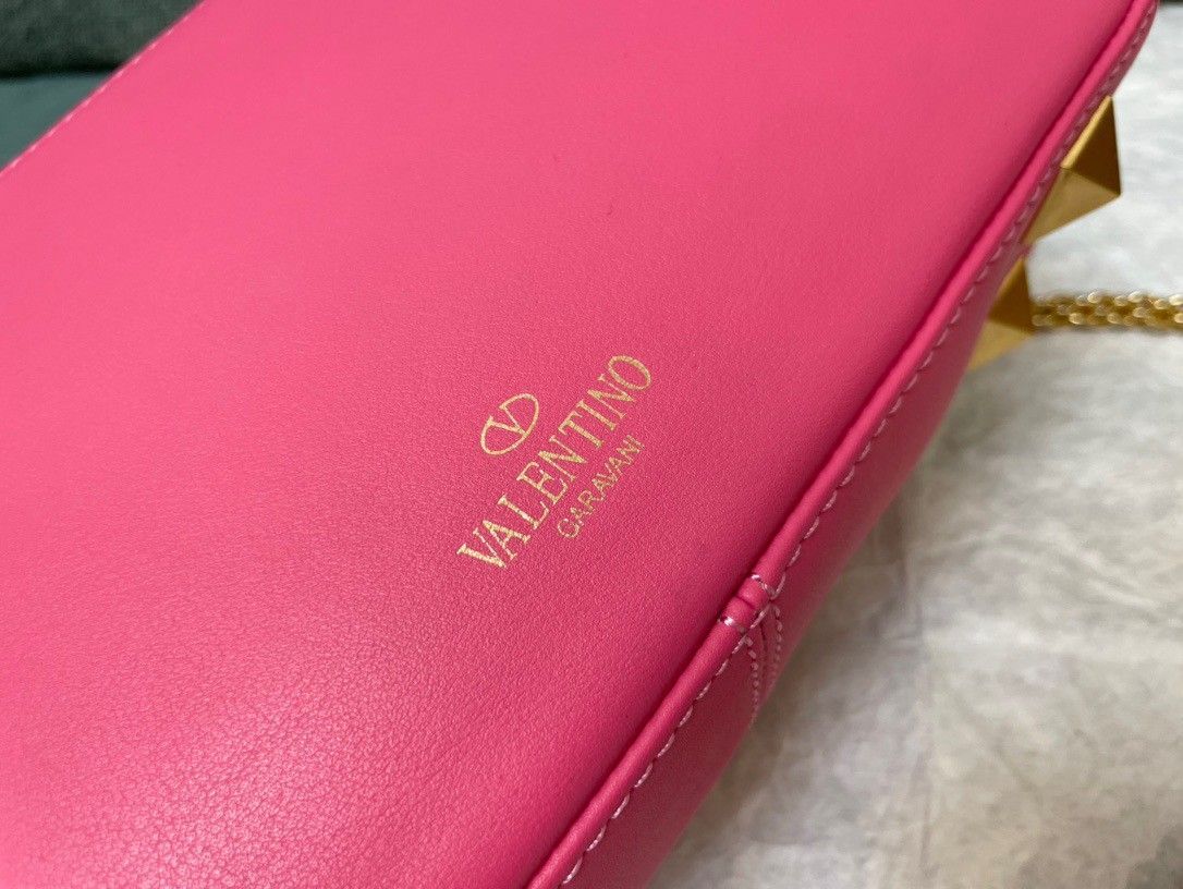 Valentino Stud Sign Shoulder Bag In Pink Nappa Leather