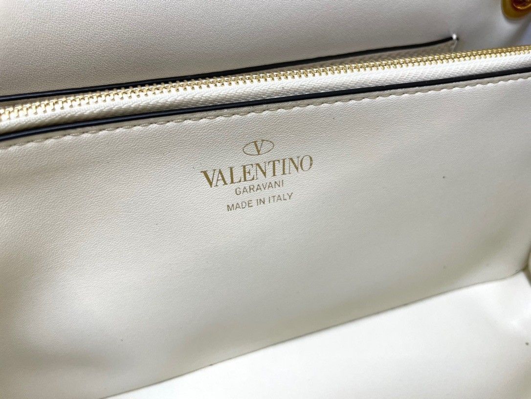 Valentino Stud Sign Shoulder Bag In White Nappa Leather