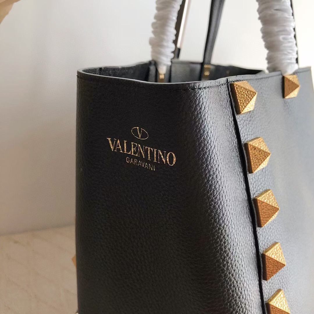 Valentino Roman Stud Tote Bag In Black Grained Leather